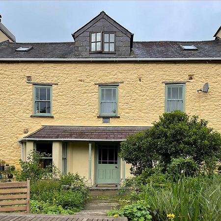 Ynyswen Bed & Breakfast Bed & Breakfast Nantgaredig Exterior photo