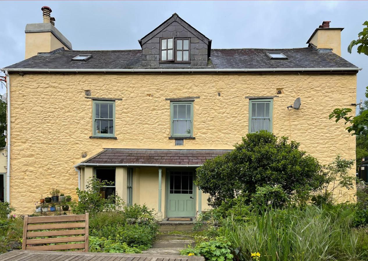 Ynyswen Bed & Breakfast Bed & Breakfast Nantgaredig Exterior photo